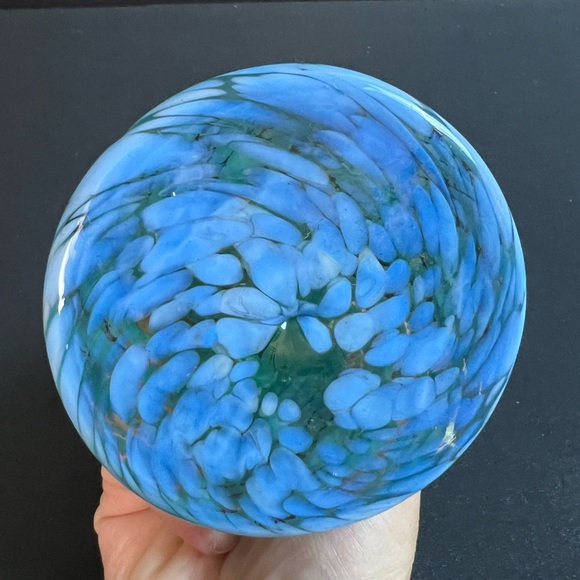 Vintage Hand Blown Art Glass Pen Holder & Paperweight 2.5” Tall Swirled Blues. - Picture 3 of 6